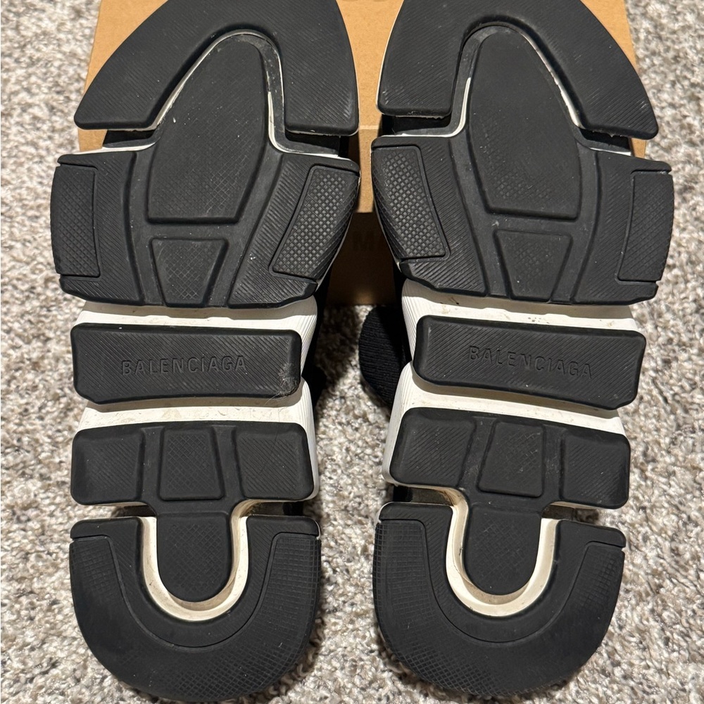 Balenciaga Black and White Knit Sneakers - Picture 4 of 4